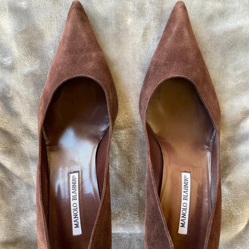 Manolo Blahnik Chocolate Brown Suede Pointed Toe Pumps